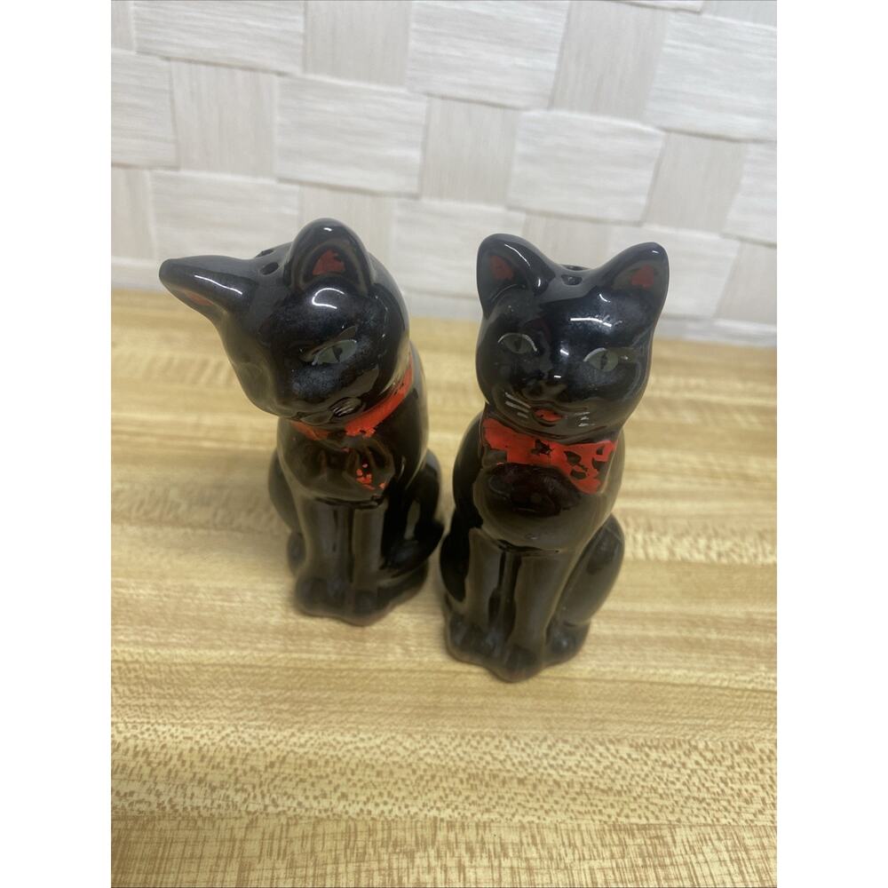 VTG Shafford Japan Black Cat 1950’s Redware Salt & Pepper Green Eyes Red Bows